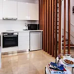 Phaedrus Living: Luxury Maisonette Lighthouse 60